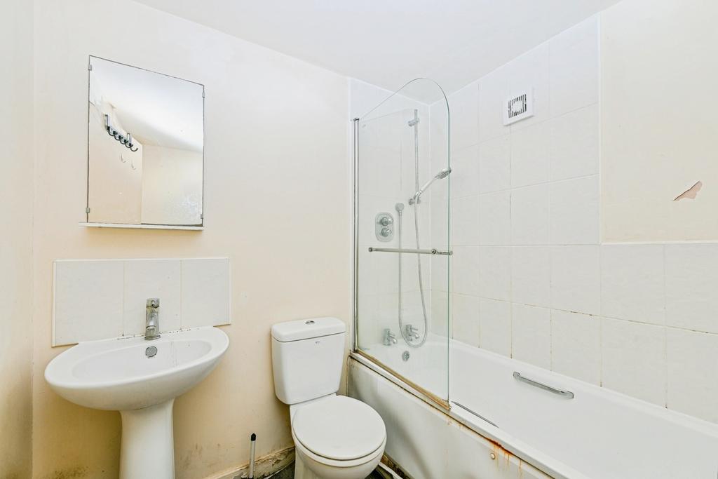Apartment in Nottingham, Nottinghamshire - View 4