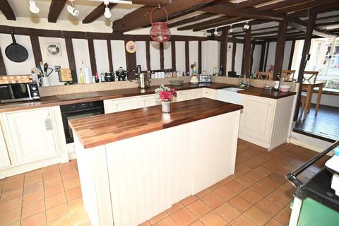 6 bedroom detached house for sale, Bury Road, Kentford, Newmarket, CB8