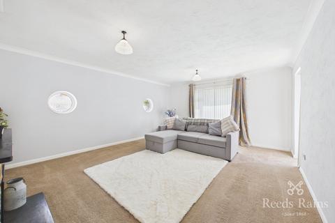 4 bedroom detached house for sale, Crugan Avenue, Kinmel Bay LL18