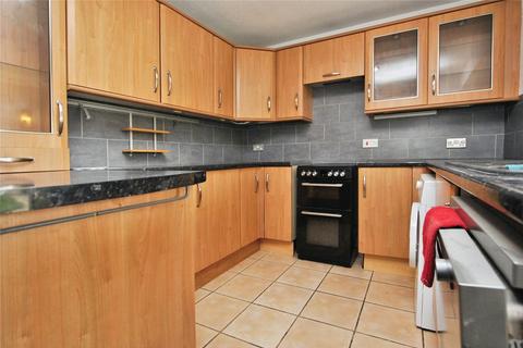 3 bedroom terraced house to rent, Bure Drive, Witham, CM8