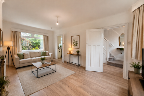 3 bedroom semi-detached house to rent, Lancaster Road, Salford M6
