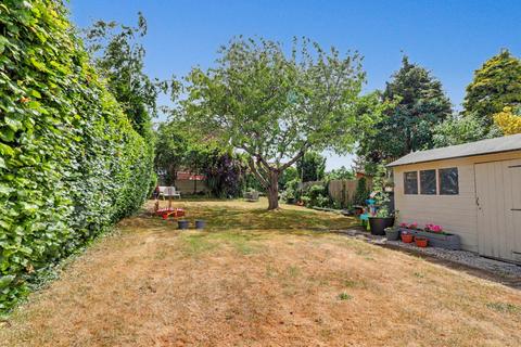 3 bedroom semi-detached house for sale, Woodgrange Drive, Thorpe Bay SS1