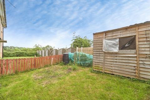 3 bedroom terraced house for sale, Greenlea Avenue, Yeadon, Leeds