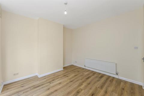 2 bedroom ground floor flat for sale, Brunswick Road, London