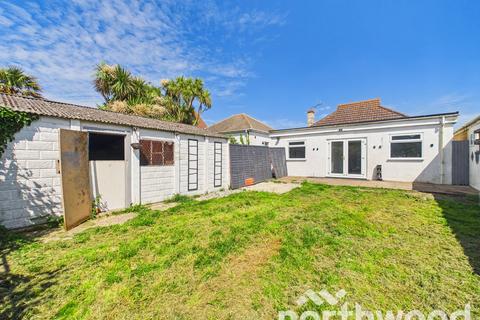 4 bedroom detached bungalow for sale, Coast Drive, Greatstone, TN28