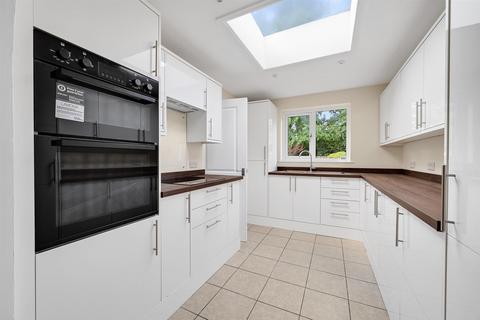 3 bedroom semi-detached house for sale, Bishops Avenue, Bromley