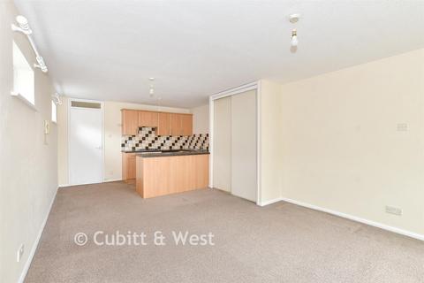 1 bedroom flat for sale, Archers Court, Crawley, West Sussex