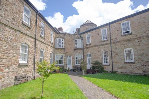 3 bedroom terraced house to rent, 12 Tremayne House, Bodmin, PL31 2QZ