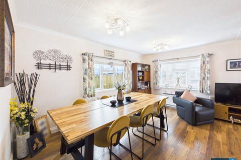 2 bedroom park home for sale, Plumtree Park, Bircotes, Doncaster, Nottinghamshire, DN11