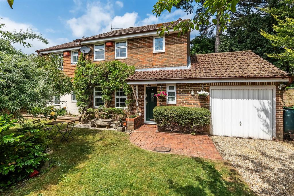Detached house exterior, garage, garden