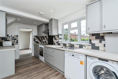 3 bedroom terraced house to rent, Hilltop Close, Ascot, SL5