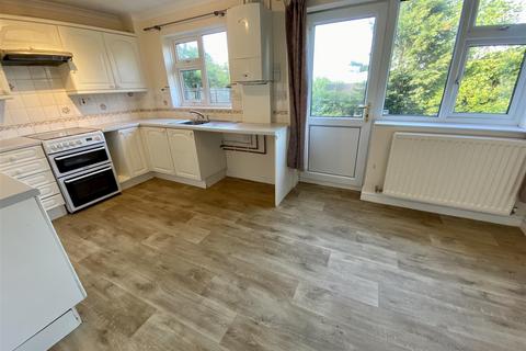 3 bedroom semi-detached house to rent, Rossett Gardens, Bodmin, PL31