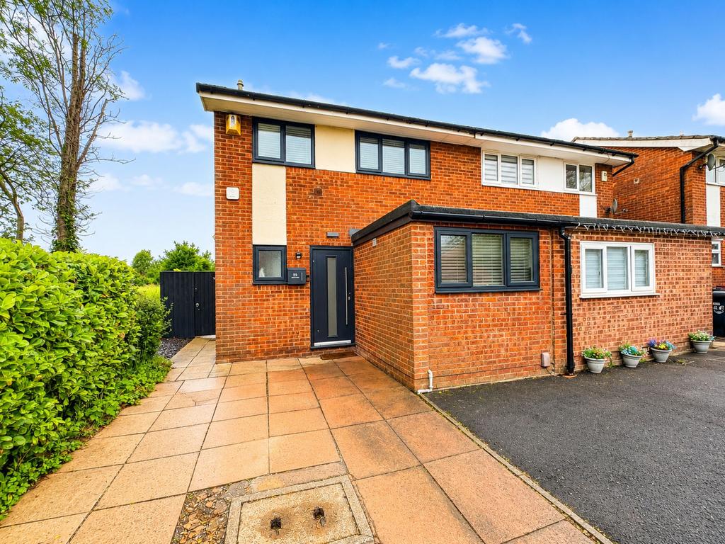 3 bedroom semi-detached house for sale