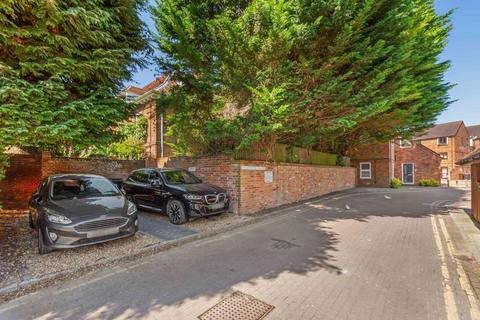 1 bedroom flat for sale, Malthouse Square, Princes Risborough HP27