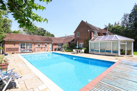 4 bedroom detached house for sale, Ashley Rise, Walton-On-Thames, KT12