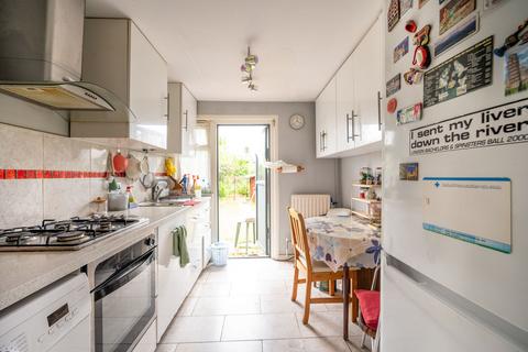 3 bedroom end of terrace house for sale, Lawrence Avenue, Walthamstow, London, E17