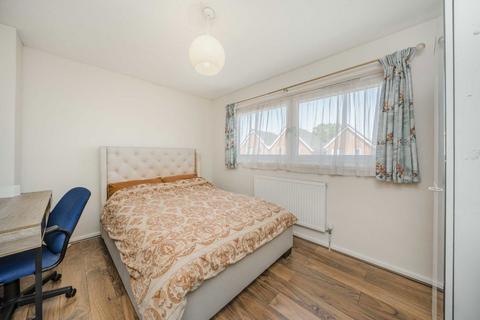 4 bedroom terraced house to rent, Aisgill Avenue, London W14