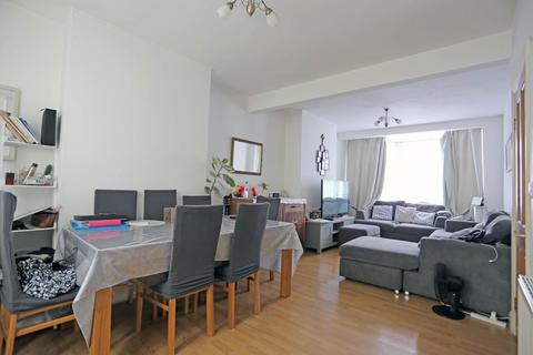 3 bedroom terraced house to rent, Somerville Road, Chadwell Heath, RM6