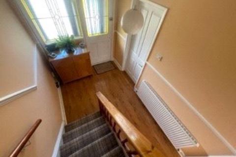 3 bedroom semi-detached house for sale, Link Road, Rayleigh, Essex, SS6
