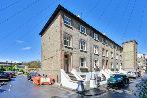 4 bedroom maisonette for sale, Cromwell Place, Mortlake, London, SW14
