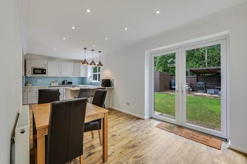 3 bedroom end of terrace house for sale, The Lintons, Sandon, Chelmsford