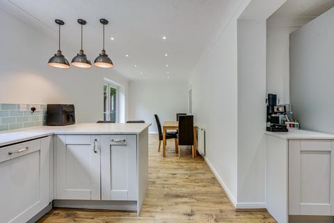3 bedroom end of terrace house for sale, The Lintons, Sandon, Chelmsford