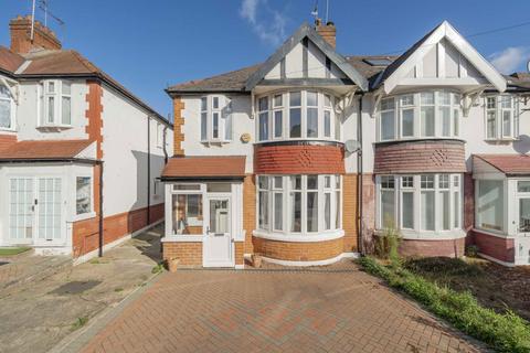 3 bedroom semi-detached house to rent, Hollickwood Avenue, London N12