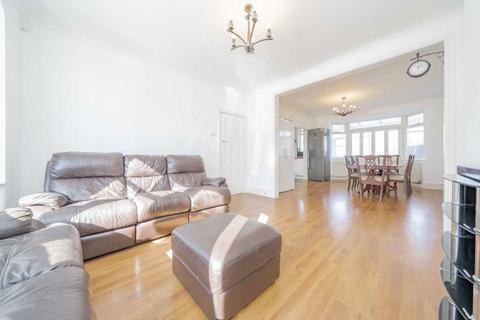 3 bedroom semi-detached house to rent, Hollickwood Avenue, London N12