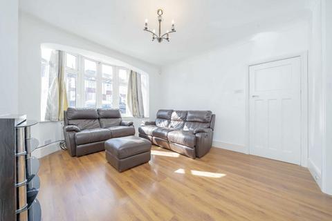 3 bedroom semi-detached house to rent, Hollickwood Avenue, London N12