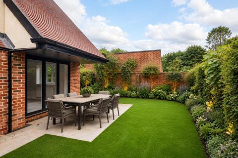 4 bedroom detached house for sale, Great Austins, Farnham, Surrey, GU9