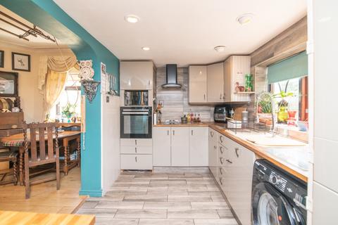 2 bedroom detached bungalow for sale, Field Road, TIPTON, DY4 0TN
