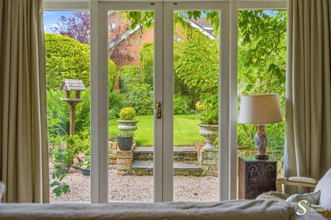 5 bedroom detached house for sale, Broomfield Close, Chelford, SK11