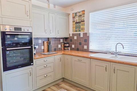 3 bedroom detached house for sale, 17 Hinton Road, Woodford Halse, NN11 3TR