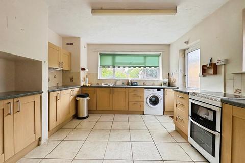 3 bedroom detached bungalow for sale, Queens Walk, Ramsey, Huntingdon