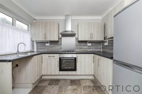 3 bedroom house to rent, Oaks Lane, IG2