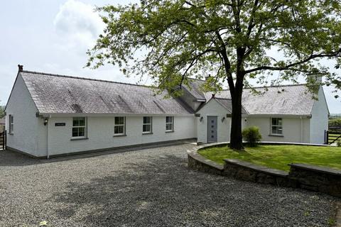 4 bedroom character property for sale, Pencraigwen, Llannerch-y-medd, Anglesey, LL71