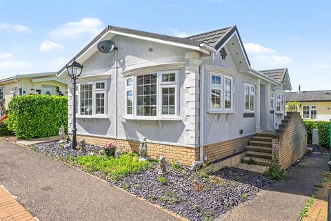 2 bedroom park home for sale, Coggeshall Road, Braintree CM7