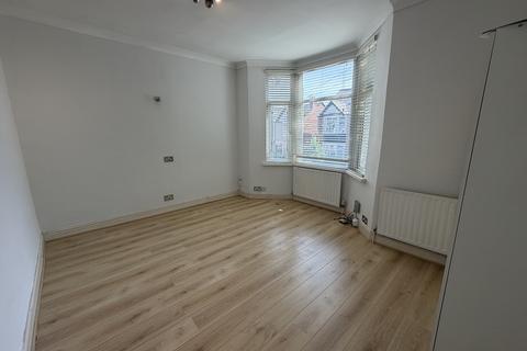 3 bedroom house to rent, Earlsdon Avenue North, Coventry, CV5