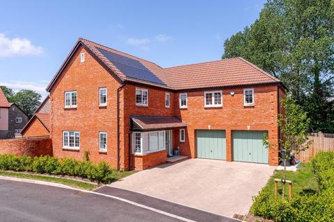 5 bedroom detached house for sale, Beautifully finished, nearly new home in popular small development in Churchill