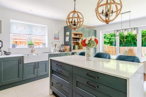 5 bedroom detached house for sale, Beautifully finished, nearly new home in popular small development in Churchill