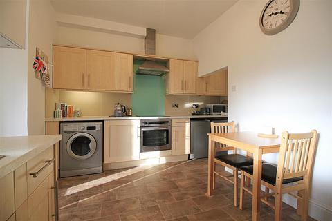 2 bedroom terraced house to rent, Hayfield Road, High Peak SK22