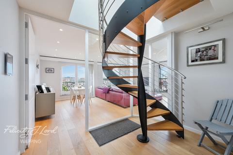 2 bedroom apartment for sale, Trafalgar Court, Wapping Wall, London E1W
