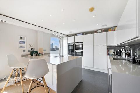 2 bedroom apartment for sale, Trafalgar Court, Wapping Wall, London E1W