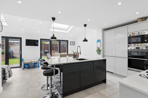 3 bedroom semi-detached house for sale, Halsey Drive, Hitchin, SG4