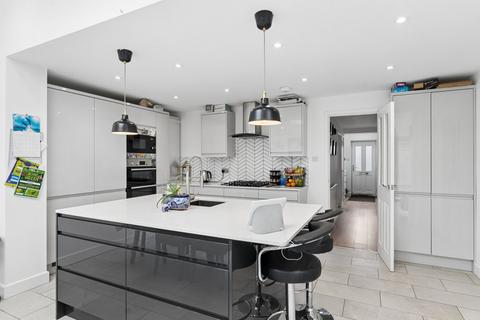 3 bedroom semi-detached house for sale, Halsey Drive, Hitchin, SG4