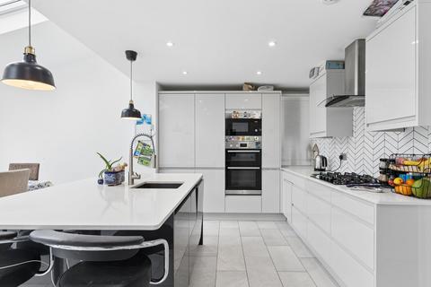 3 bedroom semi-detached house for sale, Halsey Drive, Hitchin, SG4