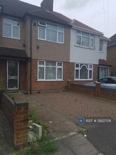 4 bedroom terraced house to rent, Langley Crescent, Hayes, UB3