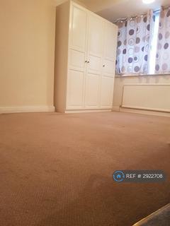 4 bedroom terraced house to rent, Langley Crescent, Hayes, UB3