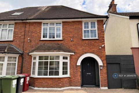 1 bedroom in a house share to rent, Kings Road, Slough, SL1