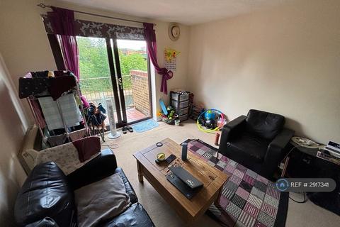 1 bedroom flat to rent, Bentinck Road, West Drayton, UB7